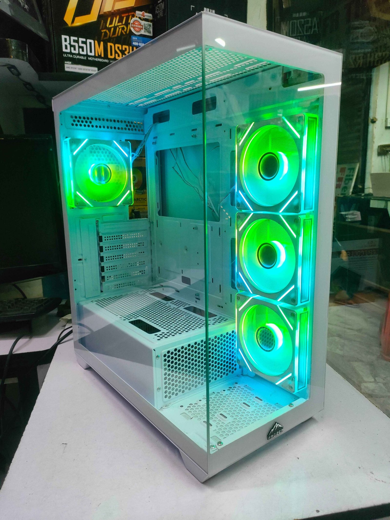 frozer-aura-atx-gaming-case-white-tempered-glass.jpg Frozer Aura ATX Gaming Case White with Tempered Glass - Image 1